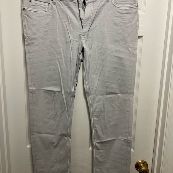 Tahari Other - Tahari Men's Light Gray Slim Jeans